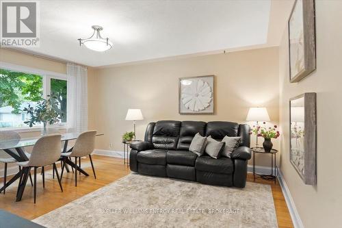 215 Greenwood Avenue, Oshawa (Vanier), ON - Indoor