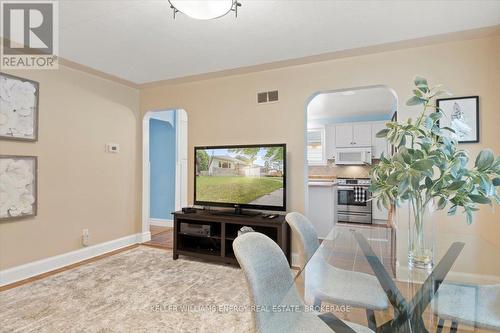 215 Greenwood Avenue, Oshawa (Vanier), ON - Indoor Photo Showing Dining Room