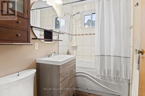 215 Greenwood Avenue, Oshawa (Vanier), ON - Indoor Photo Showing Bathroom