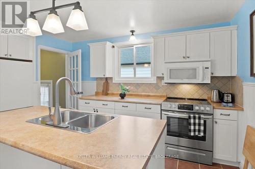 215 Greenwood Avenue, Oshawa (Vanier), ON - Indoor Photo Showing Kitchen With Double Sink