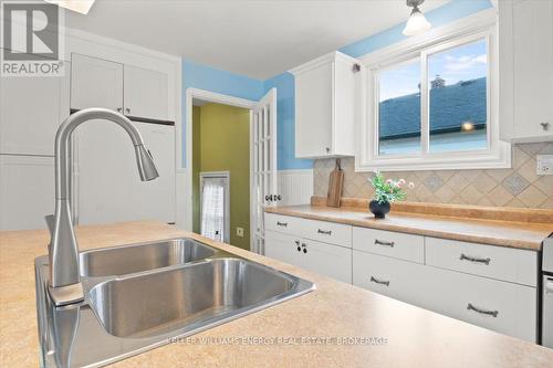 215 Greenwood Avenue, Oshawa (Vanier), ON - Indoor Photo Showing Kitchen With Double Sink