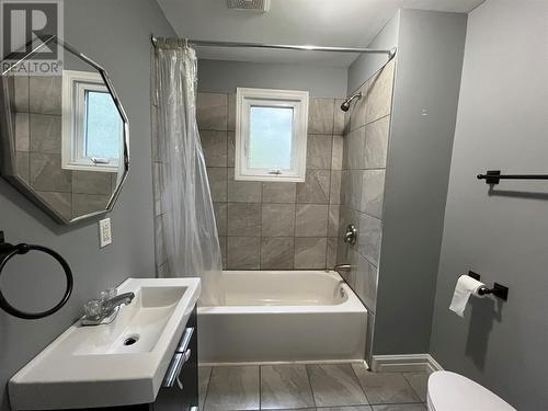 6 Bennetts Hill, Carbonear, NL - Indoor Photo Showing Bathroom