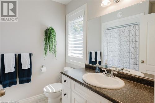 377 Peel Street E, Southampton, ON - Indoor Photo Showing Bathroom