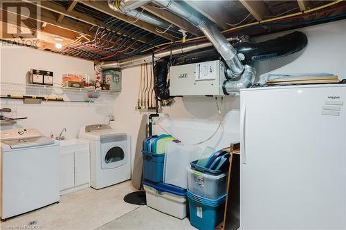 377 Peel Street E, Southampton, ON - Indoor Photo Showing Laundry Room