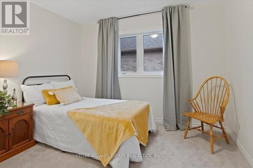 160 Rosswell Drive, Clarington (Courtice), ON - Indoor Photo Showing Bedroom