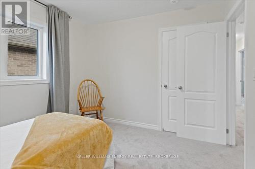 160 Rosswell Drive, Clarington (Courtice), ON - Indoor Photo Showing Bedroom