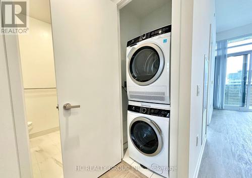 5206 - 55 Cooper Street, Toronto (Waterfront Communities), ON - Indoor Photo Showing Laundry Room