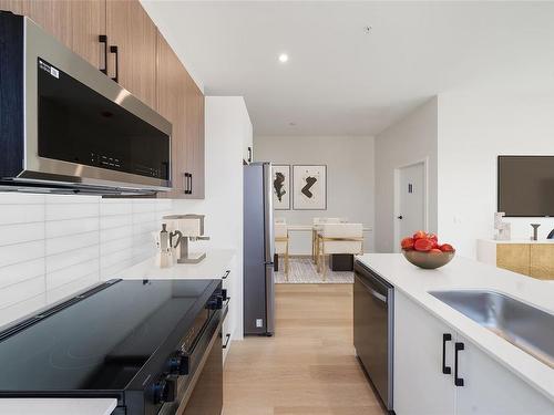 602-2770 Winster Rd, Langford, BC - Indoor Photo Showing Kitchen