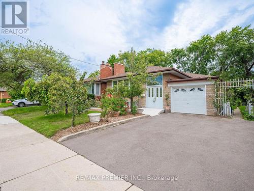 7 Tranquil Drive, Toronto (Etobicoke West Mall), ON - Outdoor