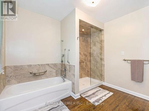 7 Tranquil Drive, Toronto (Etobicoke West Mall), ON - Indoor Photo Showing Bathroom