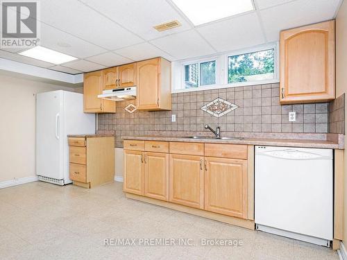 7 Tranquil Drive, Toronto (Etobicoke West Mall), ON - Indoor Photo Showing Kitchen