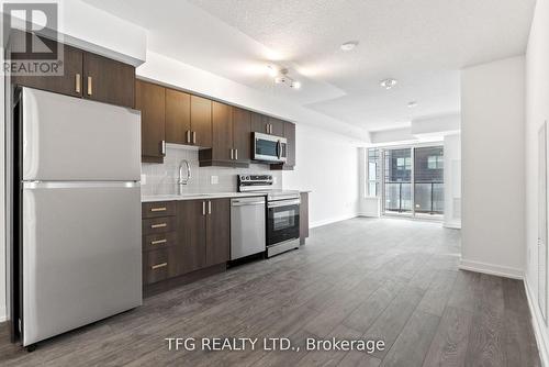 1104 - 1455 Celebration Drive, Pickering (Bay Ridges), ON - Indoor Photo Showing Kitchen