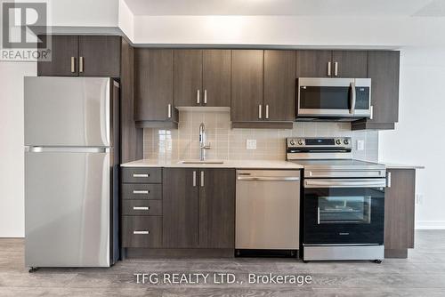 1104 - 1455 Celebration Drive, Pickering (Bay Ridges), ON - Indoor Photo Showing Kitchen