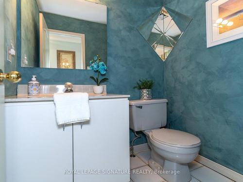 18 Irvine Rd, Toronto, ON - Indoor Photo Showing Bathroom