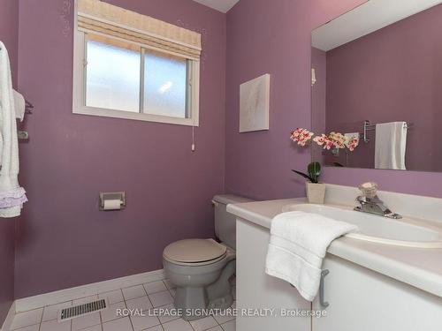 18 Irvine Rd, Toronto, ON - Indoor Photo Showing Bathroom