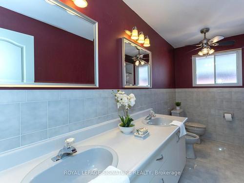 18 Irvine Rd, Toronto, ON - Indoor Photo Showing Bathroom