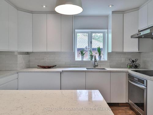 36 Martindale Rd, Toronto, ON - Indoor Photo Showing Kitchen With Upgraded Kitchen