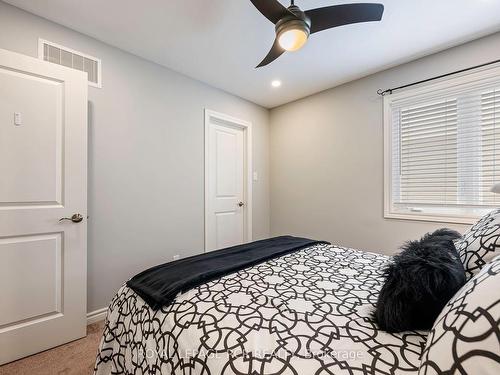 122 Anderson Rd, New Tecumseth, ON - Indoor Photo Showing Bedroom