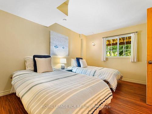 7826 5Th Sdrd, Adjala-Tosorontio, ON - Indoor Photo Showing Bedroom