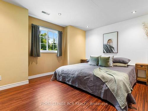 7826 5Th Sdrd, Adjala-Tosorontio, ON - Indoor Photo Showing Bedroom