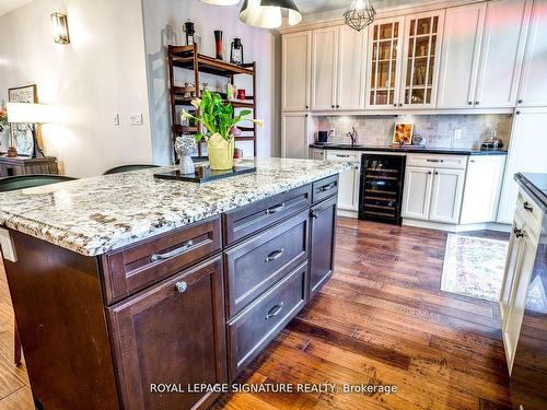 876 7Th Line, Innisfil, ON - Indoor Photo Showing Kitchen With Upgraded Kitchen