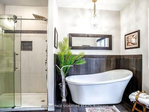 876 7Th Line, Innisfil, ON - Indoor Photo Showing Bathroom