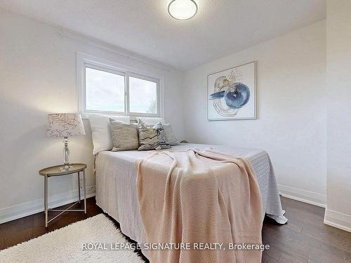 4567 Donegal Dr, Mississauga, ON - Indoor Photo Showing Bedroom