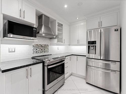 Ph04-812 Burnhamthorpe Rd, Toronto, ON - Indoor Photo Showing Kitchen With Stainless Steel Kitchen With Upgraded Kitchen