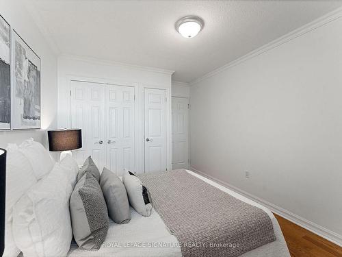 Ph04-812 Burnhamthorpe Rd, Toronto, ON - Indoor Photo Showing Bedroom