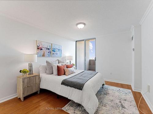 Ph04-812 Burnhamthorpe Rd, Toronto, ON - Indoor Photo Showing Bedroom