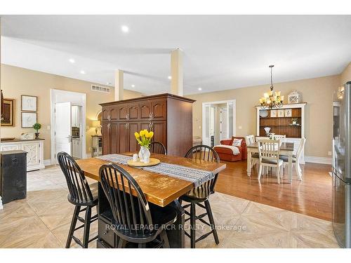 5680 Wellington Road 23, Erin, ON - Indoor Photo Showing Dining Room