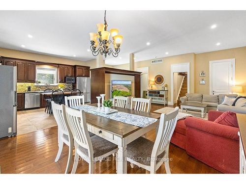 5680 Wellington Road 23, Erin, ON - Indoor Photo Showing Dining Room