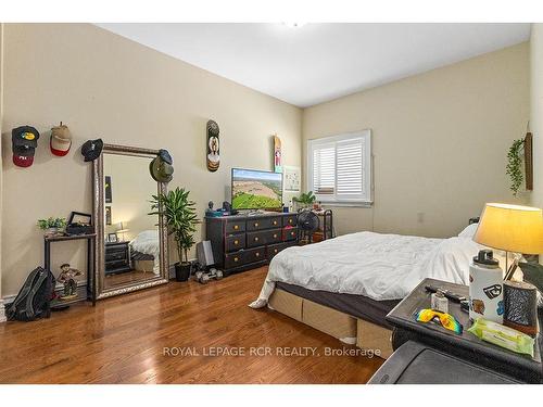 5680 Wellington Road 23, Erin, ON - Indoor Photo Showing Bedroom