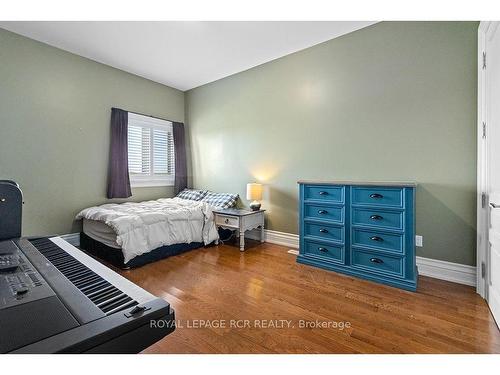 5680 Wellington Road 23, Erin, ON - Indoor Photo Showing Bedroom