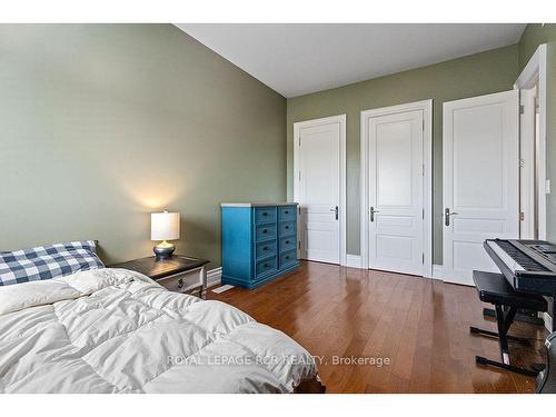 5680 Wellington Road 23, Erin, ON - Indoor Photo Showing Bedroom