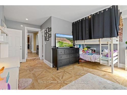 5680 Wellington Road 23, Erin, ON - Indoor Photo Showing Bedroom