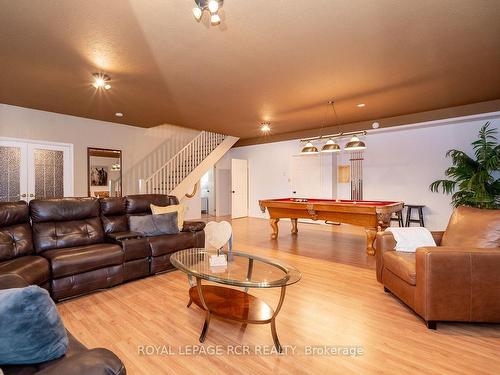 226473 Southgate 22 Rd, Southgate, ON - Indoor Photo Showing Living Room