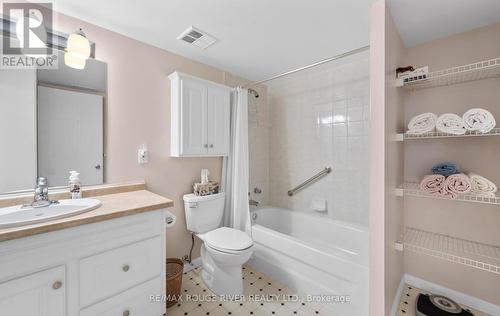 315 - 95 Wellington Street, Clarington (Bowmanville), ON - Indoor Photo Showing Bathroom