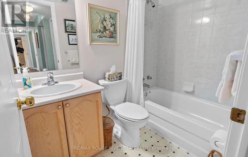 315 - 95 Wellington Street, Clarington (Bowmanville), ON - Indoor Photo Showing Bathroom