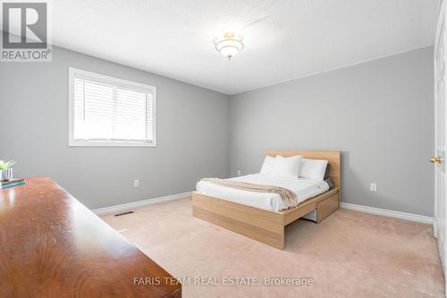 48 Windsor Crescent, Barrie (Innis-Shore), ON - Indoor Photo Showing Bedroom