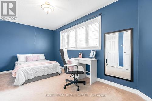 48 Windsor Crescent, Barrie (Innis-Shore), ON - Indoor Photo Showing Bedroom