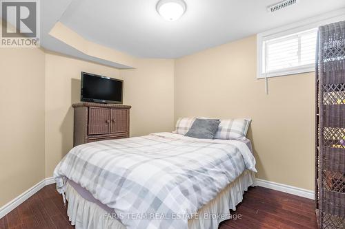 48 Windsor Crescent, Barrie (Innis-Shore), ON - Indoor Photo Showing Bedroom