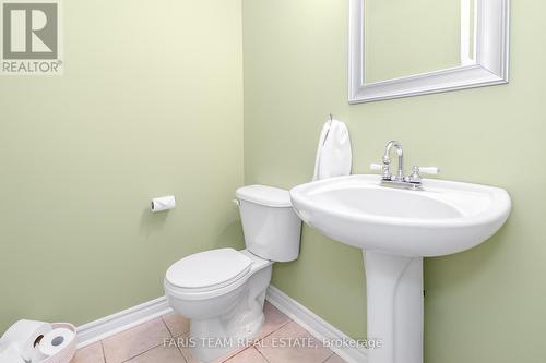 48 Windsor Crescent, Barrie, ON - Indoor Photo Showing Bathroom