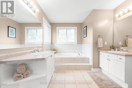 48 Windsor Crescent, Barrie (Innis-Shore), ON - Indoor Photo Showing Bathroom