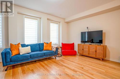 99 Halliford Place, Brampton (Brampton East), ON - Indoor Photo Showing Living Room