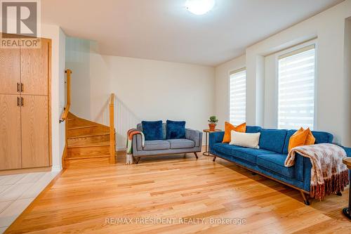 99 Halliford Place, Brampton (Brampton East), ON - Indoor Photo Showing Living Room