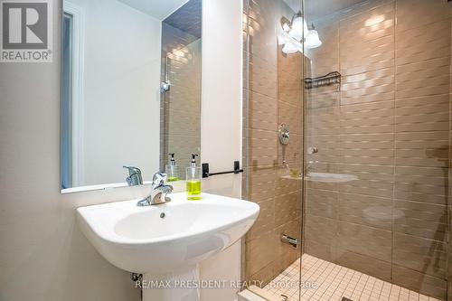 99 Halliford Place, Brampton (Brampton East), ON - Indoor Photo Showing Bathroom