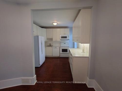 Upper-117 Wellington St S, Hamilton, ON - Indoor Photo Showing Kitchen