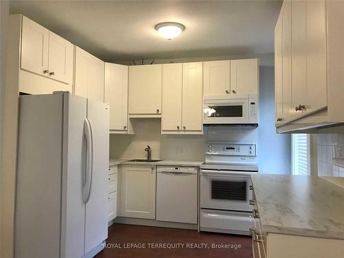 Upper-117 Wellington St S, Hamilton, ON - Indoor Photo Showing Kitchen