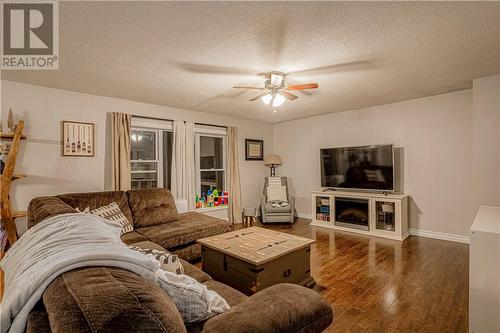 1250 Jocko Point, North Bay, ON - Indoor Photo Showing Living Room